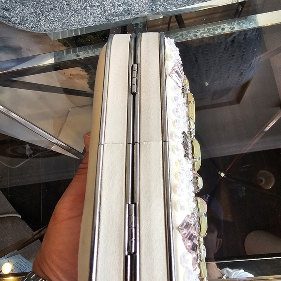 Party Clutch w Silver chain. NWT - Picture 4 of 7